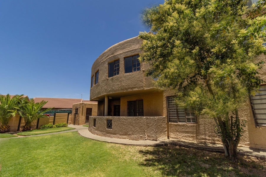 3 Bedroom Property for Sale in Pellissier Free State